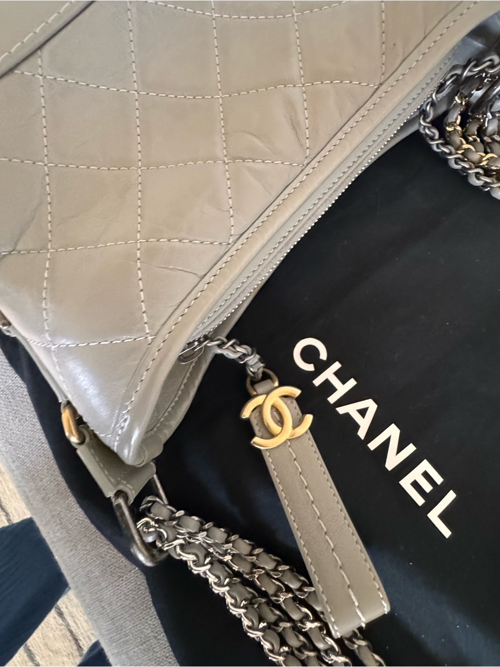 💯 % Authentic CHANEL small Gabrielle Gray Quilted Leather bag - Picture 4 of 10